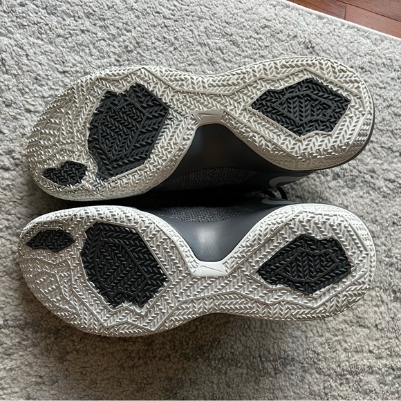 Nike Zoom Shift Basketball Shoes - Picture 3 of 5